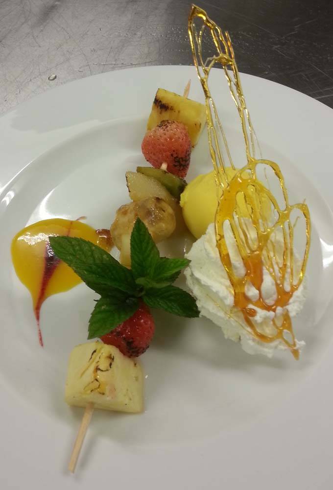 Brochette de fruits caramélisé